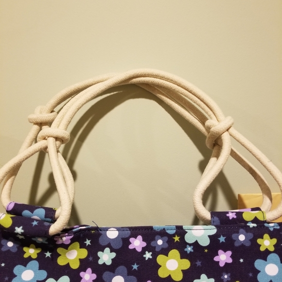 A great, fun, groovy flower bag - Picture 6 of 16